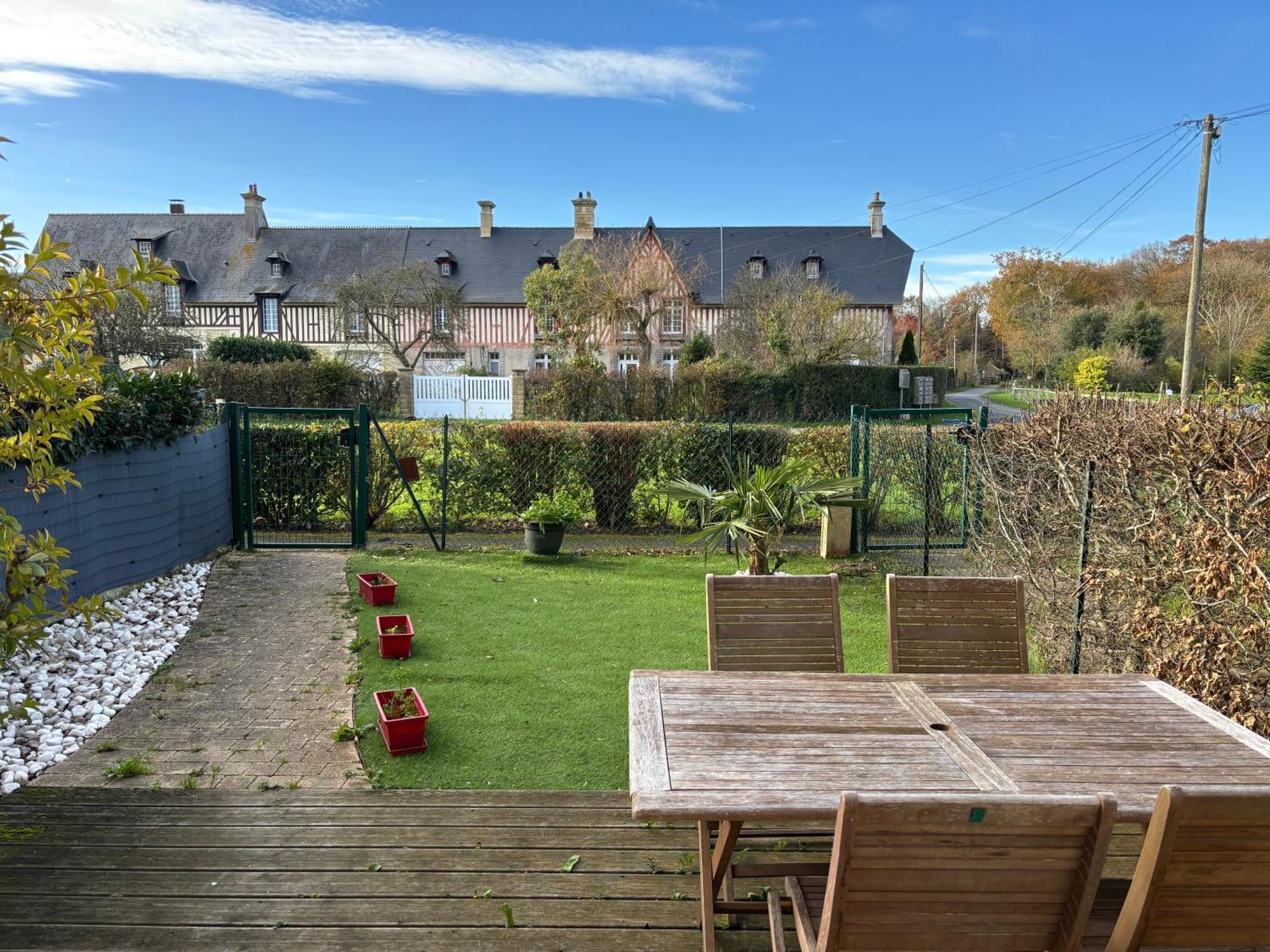 Les Douves Duplex 5 Personnes Lumineux Avec Jardin Et Terrasse Amenagee , Vue Sur Chateau A 5Mn De La Mer, Proche Omaha Beach Et Bayeux Commes Exterior photo